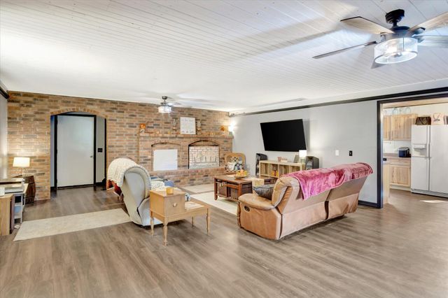 1216 Charlene Drive, Bolivar, MO 65613