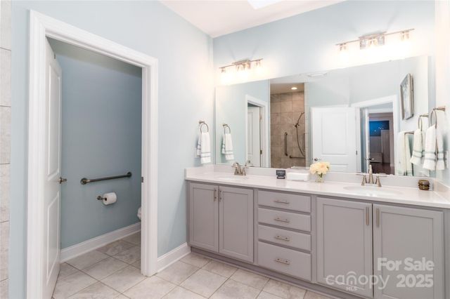 2206 Lincolnshire Lane, Waxhaw, NC 28173