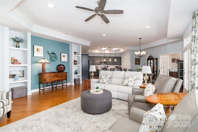 2206 Lincolnshire Lane, Waxhaw, NC 28173