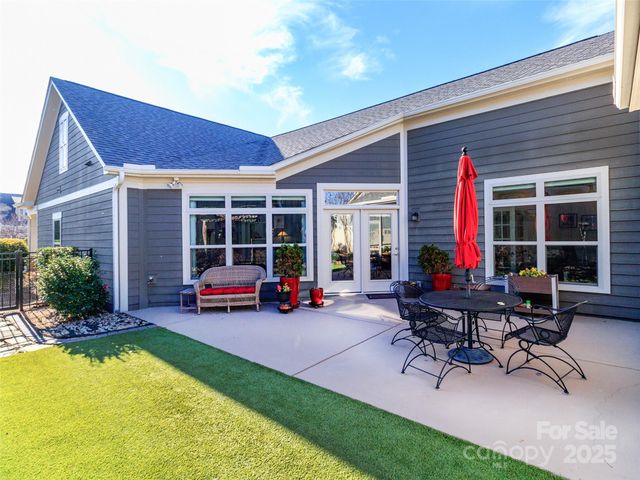 2206 Lincolnshire Lane, Waxhaw, NC 28173