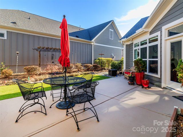 2206 Lincolnshire Lane, Waxhaw, NC 28173