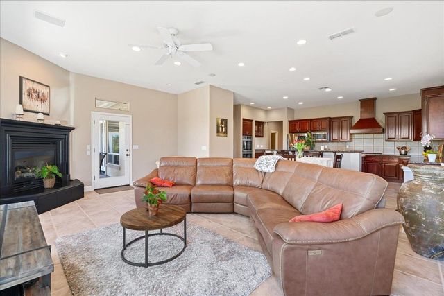 3621 Black Oak Dr, Rocklin, CA 95765