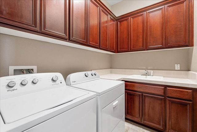 3621 Black Oak Dr, Rocklin, CA 95765