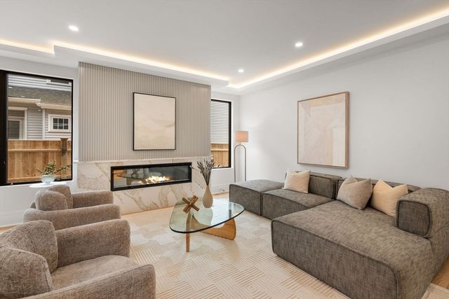 28 Keefe Avenue 28, Newton, MA 02464