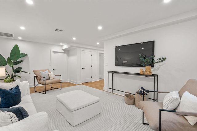 28 Keefe Avenue 28, Newton, MA 02464