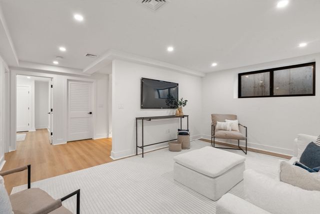 28 Keefe Avenue 28, Newton, MA 02464