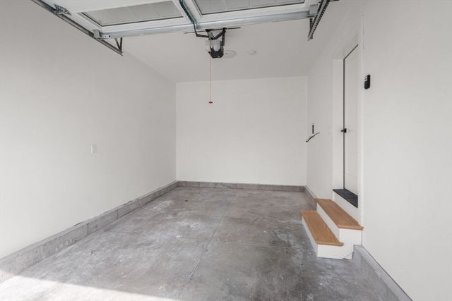 28 Keefe Avenue 28, Newton, MA 02464