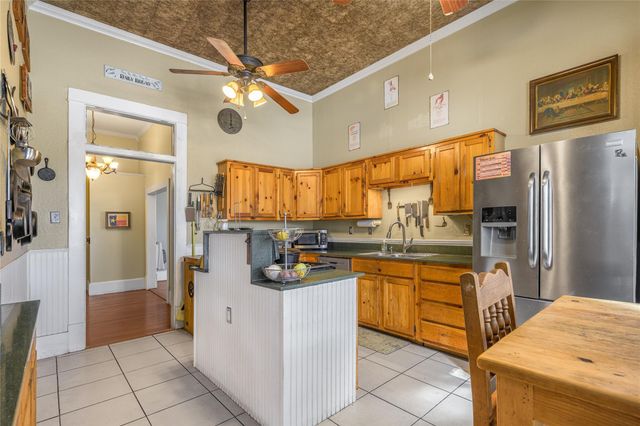 1000 N Park Street, Brenham, TX 77833