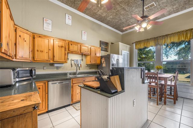 1000 N Park Street, Brenham, TX 77833