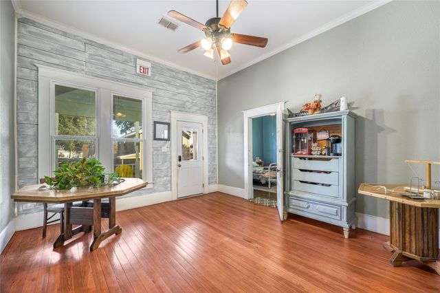 1000 N Park Street, Brenham, TX 77833