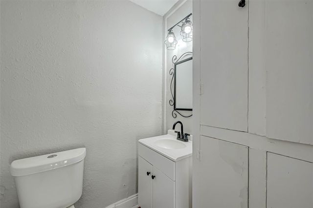 5102 Lyndhurst Drive, Houston, TX 77033