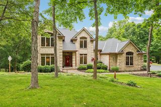 W332S9291 Red Brae DRIVE, Mukwonago, WI 53149