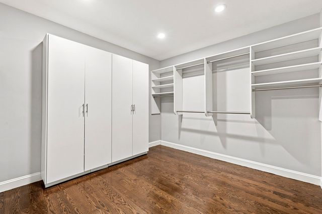 31 Kesseler Way, Newton, MA 02467