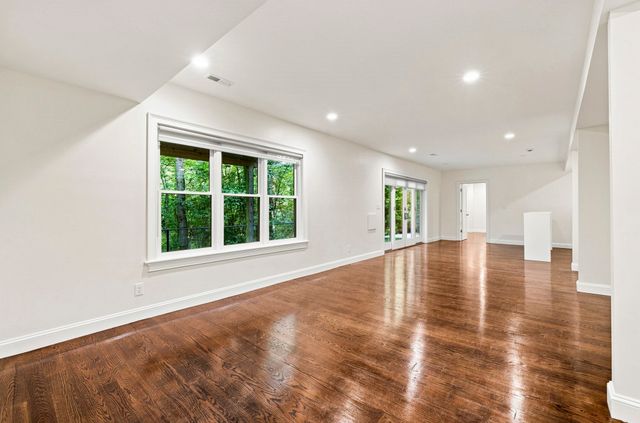 31 Kesseler Way, Newton, MA 02467