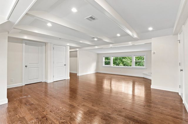 31 Kesseler Way, Newton, MA 02467