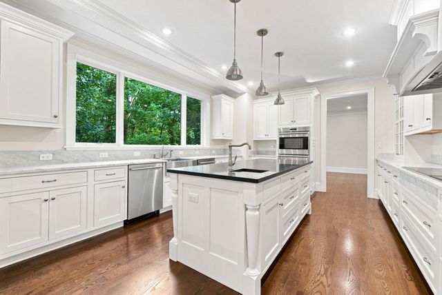 31 Kesseler Way, Newton, MA 02467