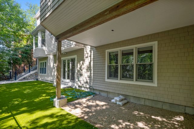31 Kesseler Way, Newton, MA 02467
