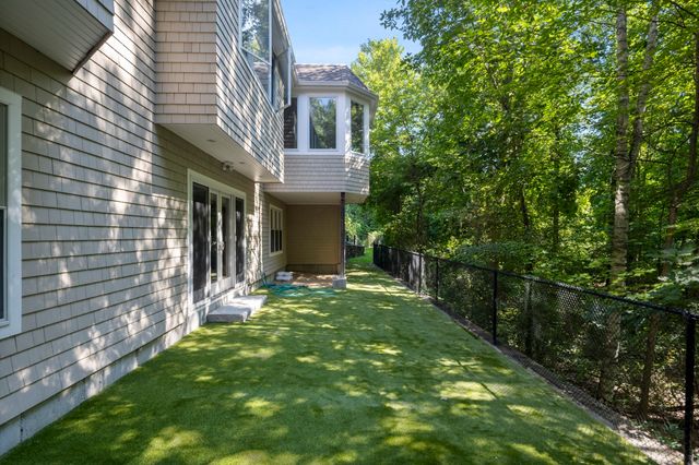 31 Kesseler Way, Newton, MA 02467