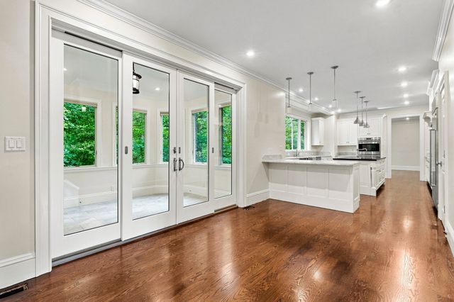 31 Kesseler Way, Newton, MA 02467