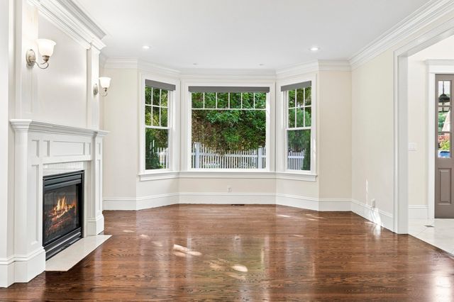 31 Kesseler Way, Newton, MA 02467