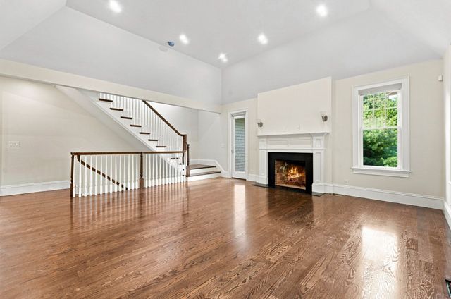 31 Kesseler Way, Newton, MA 02467