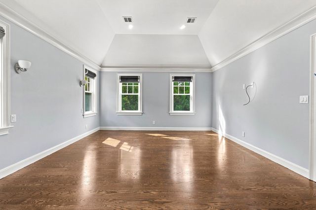 31 Kesseler Way, Newton, MA 02467