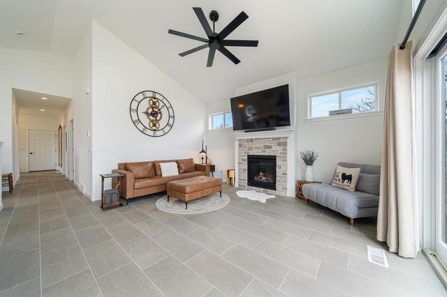 N8805 LAKESHORE DRIVE, Van Dyne, WI 54979