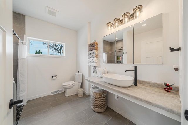 N8805 LAKESHORE DRIVE, Van Dyne, WI 54979