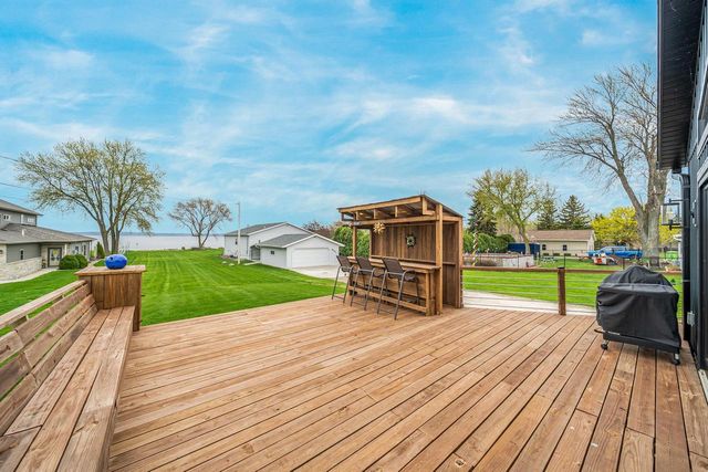 N8805 LAKESHORE DRIVE, Van Dyne, WI 54979
