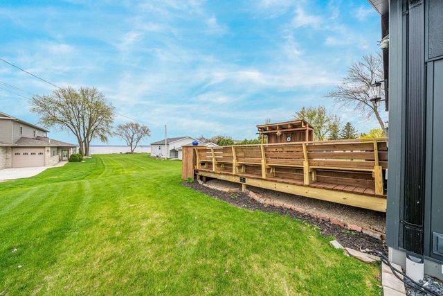 N8805 LAKESHORE DRIVE, Van Dyne, WI 54979