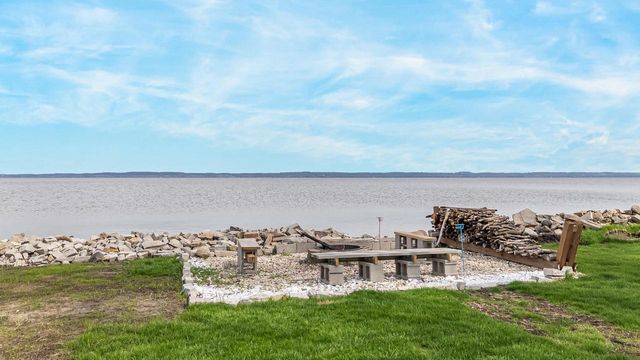 N8805 LAKESHORE DRIVE, Van Dyne, WI 54979