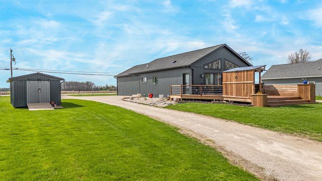 N8805 LAKESHORE DRIVE, Van Dyne, WI 54979