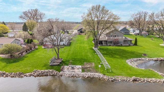 N8805 LAKESHORE DRIVE, Van Dyne, WI 54979