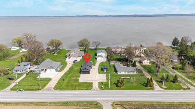 N8805 LAKESHORE DRIVE, Van Dyne, WI 54979