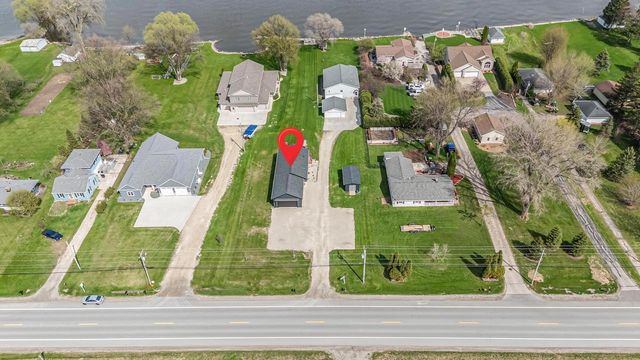 N8805 LAKESHORE DRIVE, Van Dyne, WI 54979