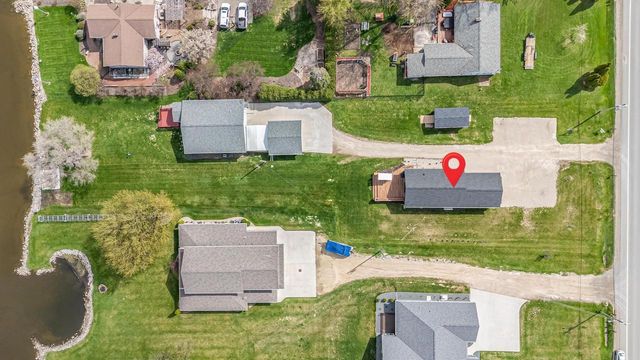 N8805 LAKESHORE DRIVE, Van Dyne, WI 54979