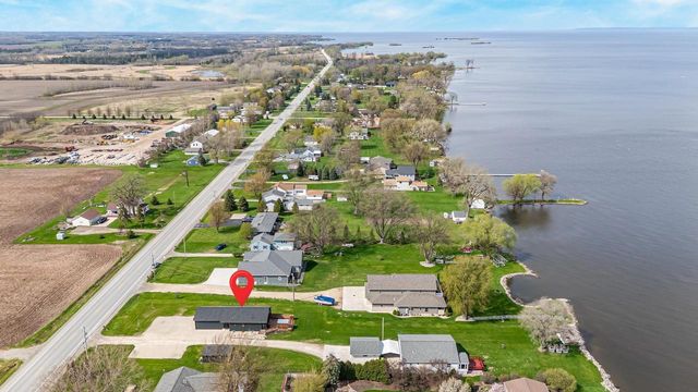 N8805 LAKESHORE DRIVE, Van Dyne, WI 54979