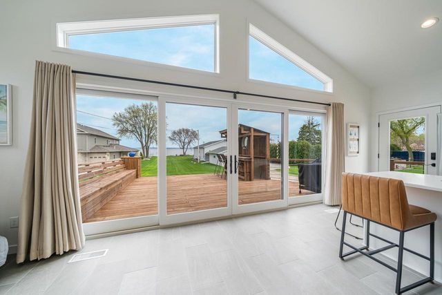 N8805 LAKESHORE DRIVE, Van Dyne, WI 54979