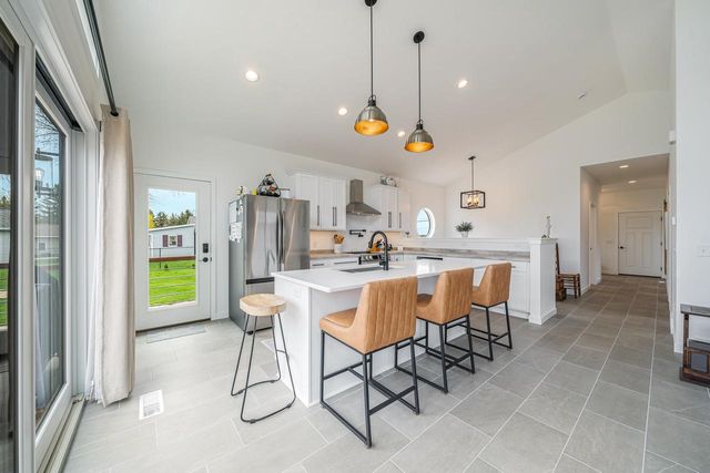 N8805 LAKESHORE DRIVE, Van Dyne, WI 54979