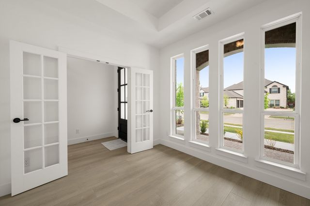 316 Autry Drive, Burleson, TX 76028