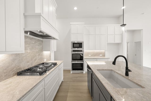 316 Autry Drive, Burleson, TX 76028