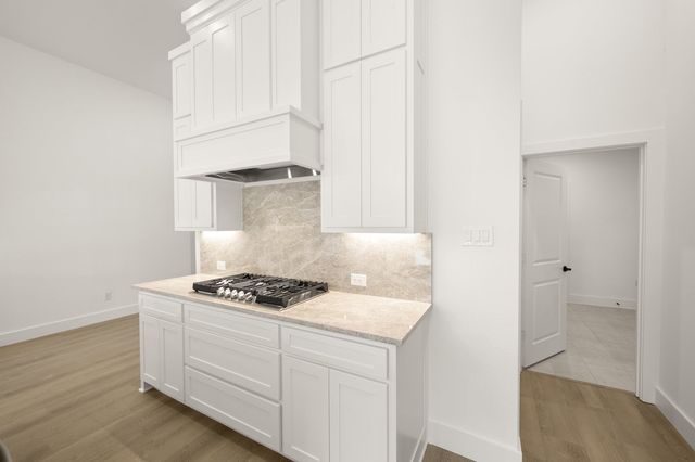 316 Autry Drive, Burleson, TX 76028