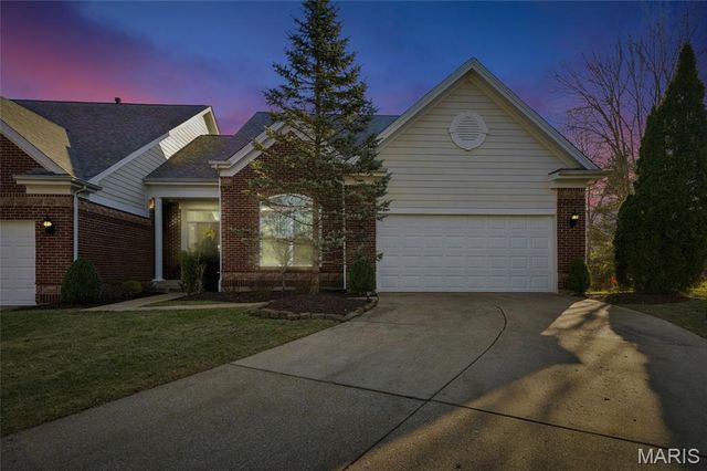 460 Shetland Valley Court, Chesterfield, MO 63005