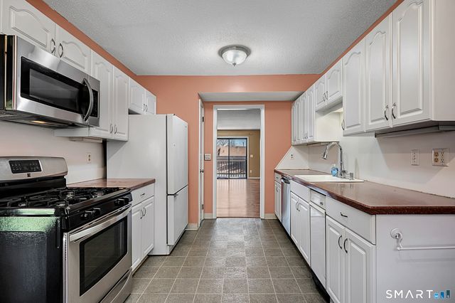 160 Brittany Farms Road F, New Britain, CT 06053