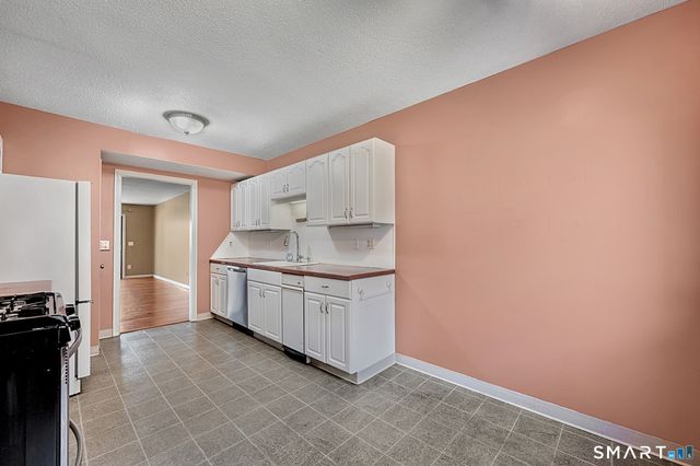 160 Brittany Farms Road F, New Britain, CT 06053