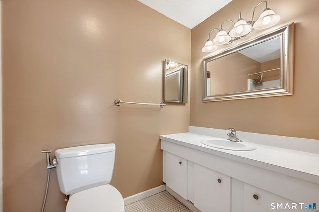 160 Brittany Farms Road F, New Britain, CT 06053