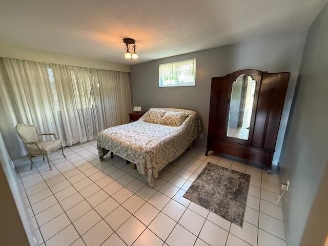 2528 Boundbrook Drive S 101, Palm Springs, FL 33406