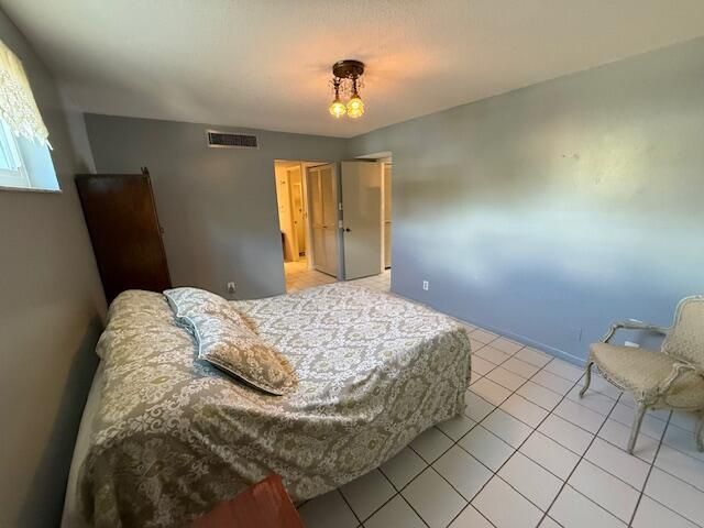 2528 Boundbrook Drive S 101, Palm Springs, FL 33406