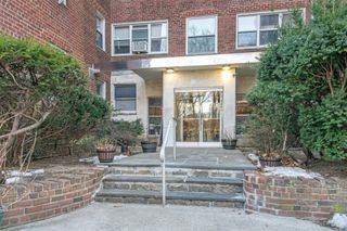 1234 Midland Ave 5F, Bronxville, NY 10708