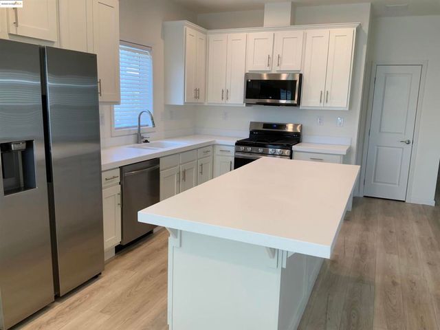 46 Palm Dr., Pittsburg, CA 94565